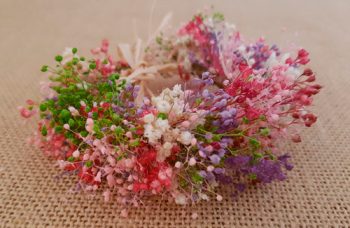 Pulsera tobillera flores secas rosas y granate